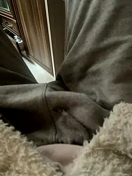 darksagax1 online show from 11/18/25, 10:41