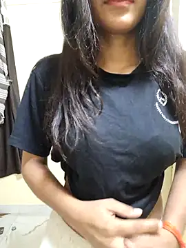 Snapshot of Raj-kumari chatting on 06/05/26, 11:43 Raj-kumari online show from 06/05/26, 11:43