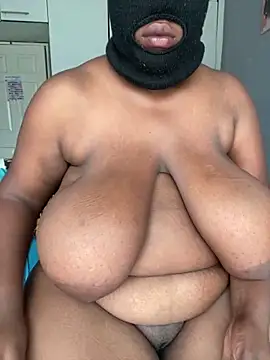 Snapshot of curvywithbigtitties chatting on 04/23/26, 06:03 curvywithbigtitties online show from 04/23/26, 06:03