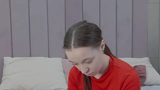 ZoeyNeal online show from 03/18/26, 01:58