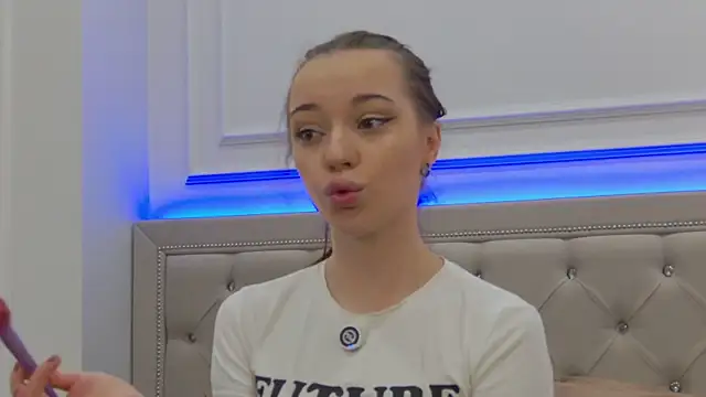 ZoeyNeal online show from 03/20/26, 01:49