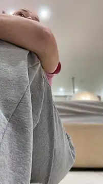 ZoeyNeal online show from 04/20/26, 02:09