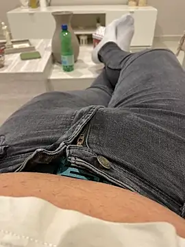 Snapshot of Mrdim26 chatting on 02/17/26, 07:27 Mrdim26 online show from 02/17/26, 07:27