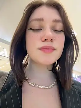 lucy-joy online show from 12/23/25, 07:39