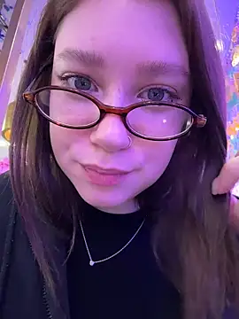 lucy-joy online show from 03/04/26, 09:15