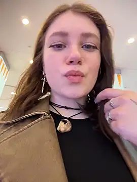 lucy-joy online show from 04/25/26, 08:17