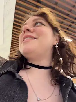 Snapshot of lucy-joy chatting on 05/14/26, 10:33 lucy-joy online show from 05/14/26, 10:33