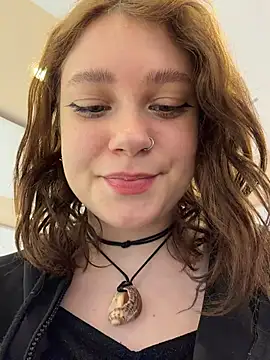 Snapshot of lucy-joy chatting on 06/18/26, 10:19 lucy-joy online show from 06/18/26, 10:19