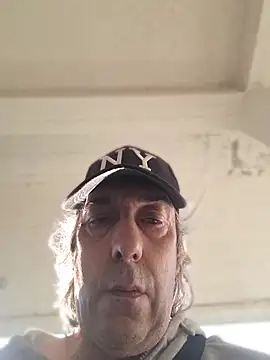 bi dare online show from 04/18/26, 04:11