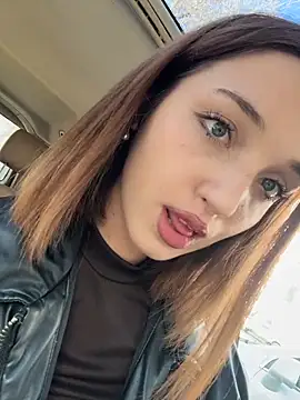 DollyTall online show from 10/23/25, 08:35