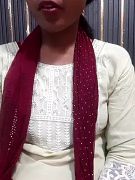 AnkitaDevi online show from 10/16/25, 04:13