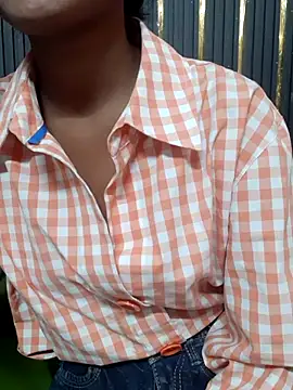 AnkitaDevi online show from 11/04/25, 03:16