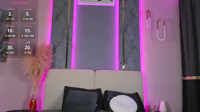 lunamuna1 online show from 10/21/25, 11:22