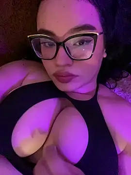 Emily Taylor2 online show from 09/27/25, 03:33