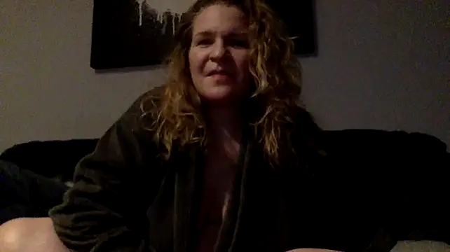 Snapshot of less-is-moore chatting on 01/17/26, 03:28 less-is-moore online show from 01/17/26, 03:28