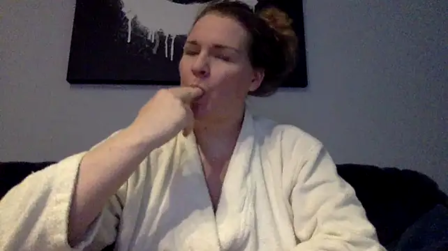 Snapshot of less-is-moore chatting on 02/11/26, 01:05 less-is-moore online show from 02/11/26, 01:05