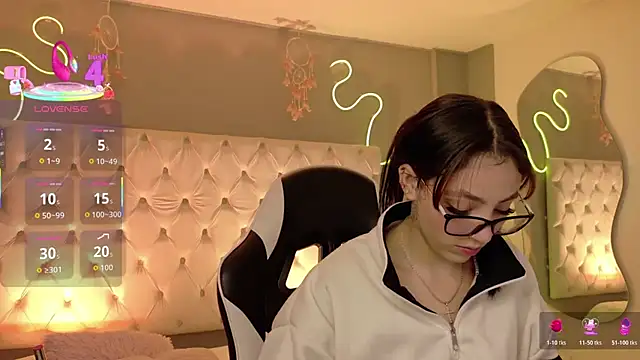 Megan  cole1 online show from 02/19/26, 04:19