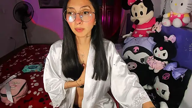 Snapshot of Anais_lux chatting on 07/08/26, 10:47 Anais lux online show from 07/08/26, 10:47