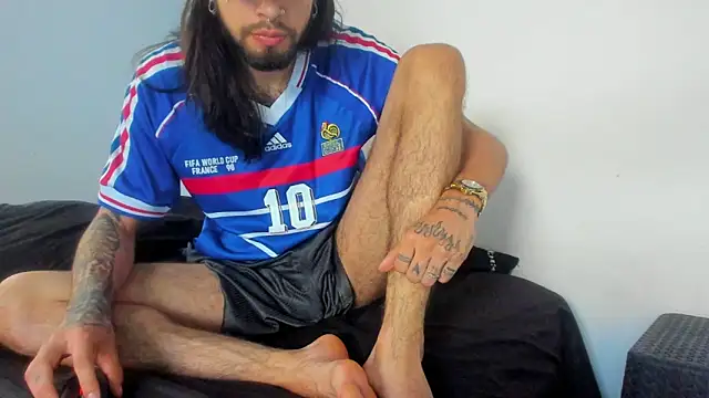 Snapshot of Theferxxo_12 chatting on 09/23/25, 10:46 Theferxxo 12 online show from 09/23/25, 10:46