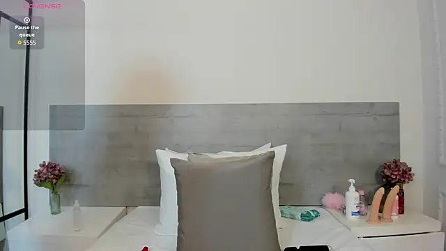 sunnyWhitee online show from 01/08/26, 07:16