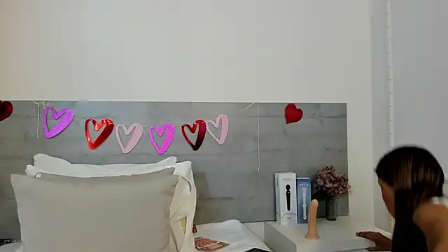 sunnyWhitee online show from 02/12/26, 07:09