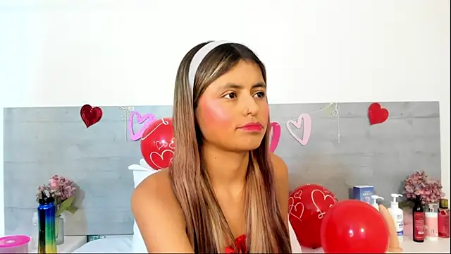 sunnyWhitee online show from 02/13/26, 07:21