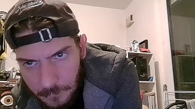 Snapshot of captainckring chatting on 06/11/26, 02:44 captainckring online show from 06/11/26, 02:44