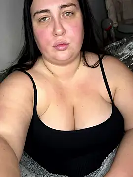 Snapshot of roxey-1997 chatting on 10/21/25, 09:37 roxey-1997 online show from 10/21/25, 09:37