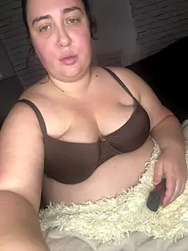 Snapshot of roxey-1997 chatting on 10/26/25, 07:20 roxey-1997 online show from 10/26/25, 07:20