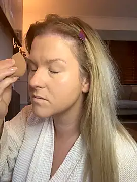 Charleigh xx online show from 11/11/25, 11:54