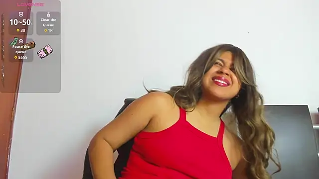 Snapshot of _Vale21_ chatting on 09/16/25, 01:01 Vale21 online show from 09/16/25, 01:01