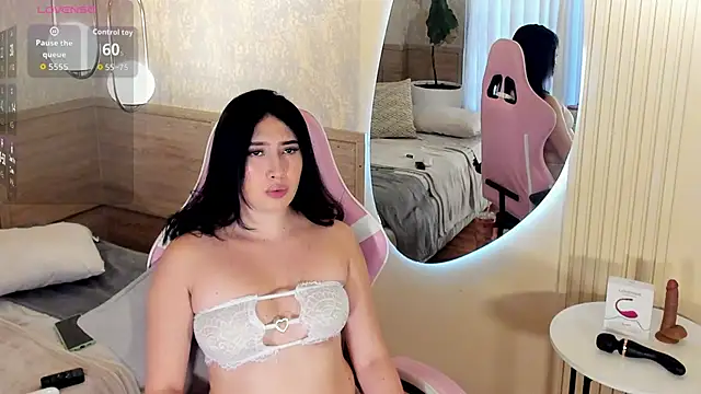 Skyyle  online show from 10/07/25, 01:30