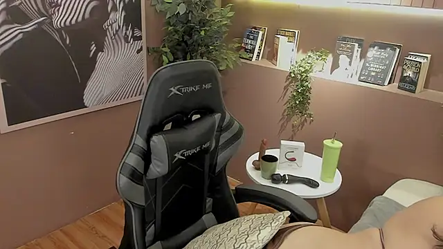 Skyyle  online show from 06/06/26, 01:27