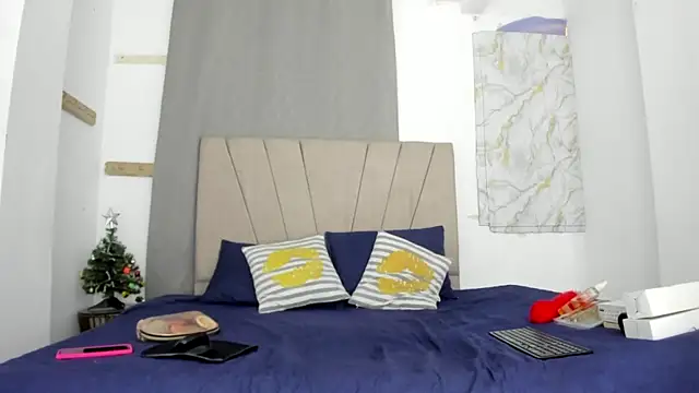 Lady miss    online show from 12/16/25, 12:32