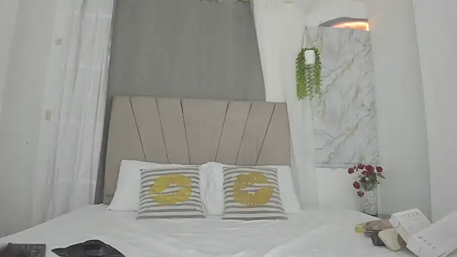 Lady miss    online show from 02/10/26, 12:31