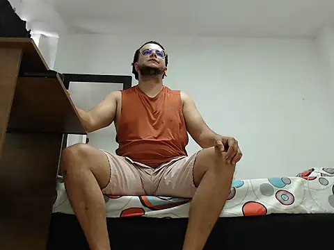 cloudsxxx online show from 05/27/26, 03:09