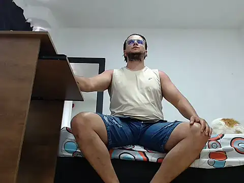 cloudsxxx online show from 06/16/26, 03:47