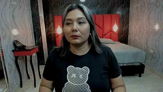 LatinaHoleQueen online show from 07/23/26, 03:32