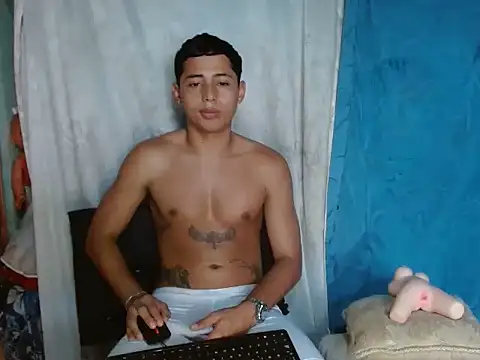 Snapshot of Lil_condor_bby1 chatting on 09/18/25, 09:17 Lil condor bby1 online show from 09/18/25, 09:17