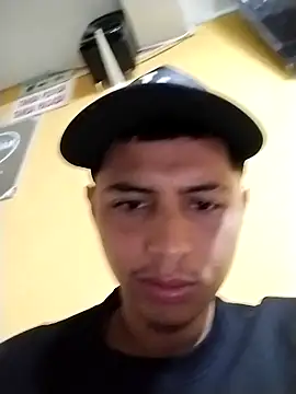 Snapshot of Lil_condor_bby1 chatting on 10/25/25, 11:10 Lil condor bby1 online show from 10/25/25, 11:10