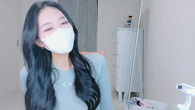 Snapshot of ramuchan_desu chatting on 04/30/26, 12:17 ramuchan desu online show from 04/30/26, 12:17