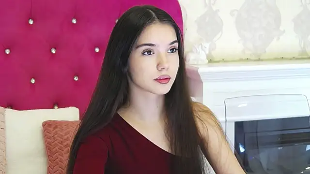 Snapshot of AlexisDevine chatting on 06/19/26, 04:28 AlexisDevine online show from 06/19/26, 04:28