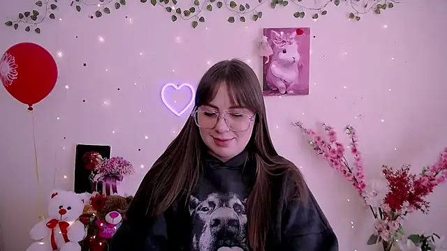 Amanda Bright  online show from 04/06/26, 11:00