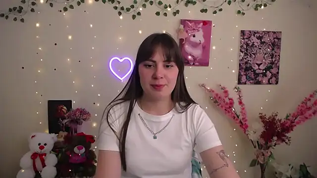 Snapshot of Amanda_Bright_ chatting on 05/12/26, 10:34 Amanda Bright online show from 05/12/26, 10:34