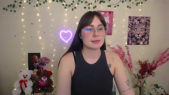 Snapshot of Amanda_Bright_ chatting on 05/14/26, 10:33 Amanda Bright online show from 05/14/26, 10:33