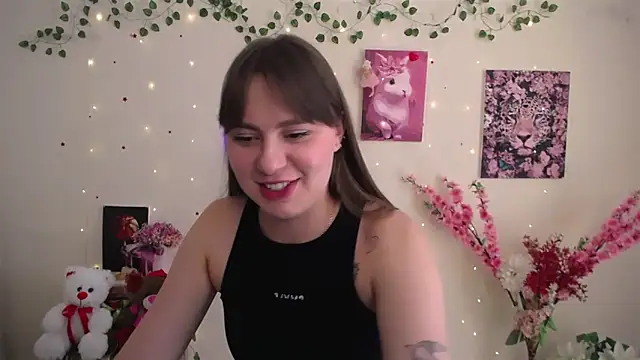 Snapshot of Amanda_Bright_ chatting on 05/19/26, 10:32 Amanda Bright online show from 05/19/26, 10:32