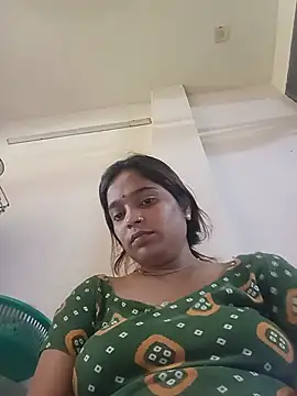 Snapshot of Trisha_71 chatting on 06/26/26, 04:28 Trisha 71 online show from 06/26/26, 04:28