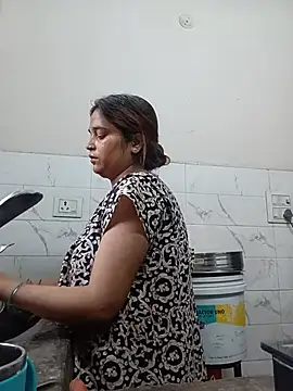 Snapshot of Trisha_71 chatting on 07/14/26, 12:22 Trisha 71 online show from 07/14/26, 12:22