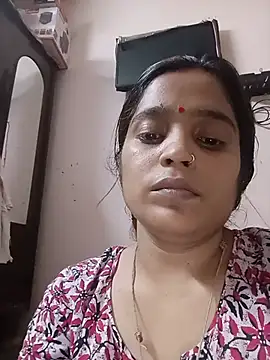 Snapshot of Trisha_71 chatting on 07/17/26, 03:39 Trisha 71 online show from 07/17/26, 03:39