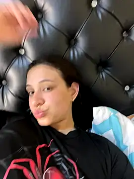 Snapshot of HinataArai chatting on 10/02/25, 07:54 HinataArai online show from 10/02/25, 07:54